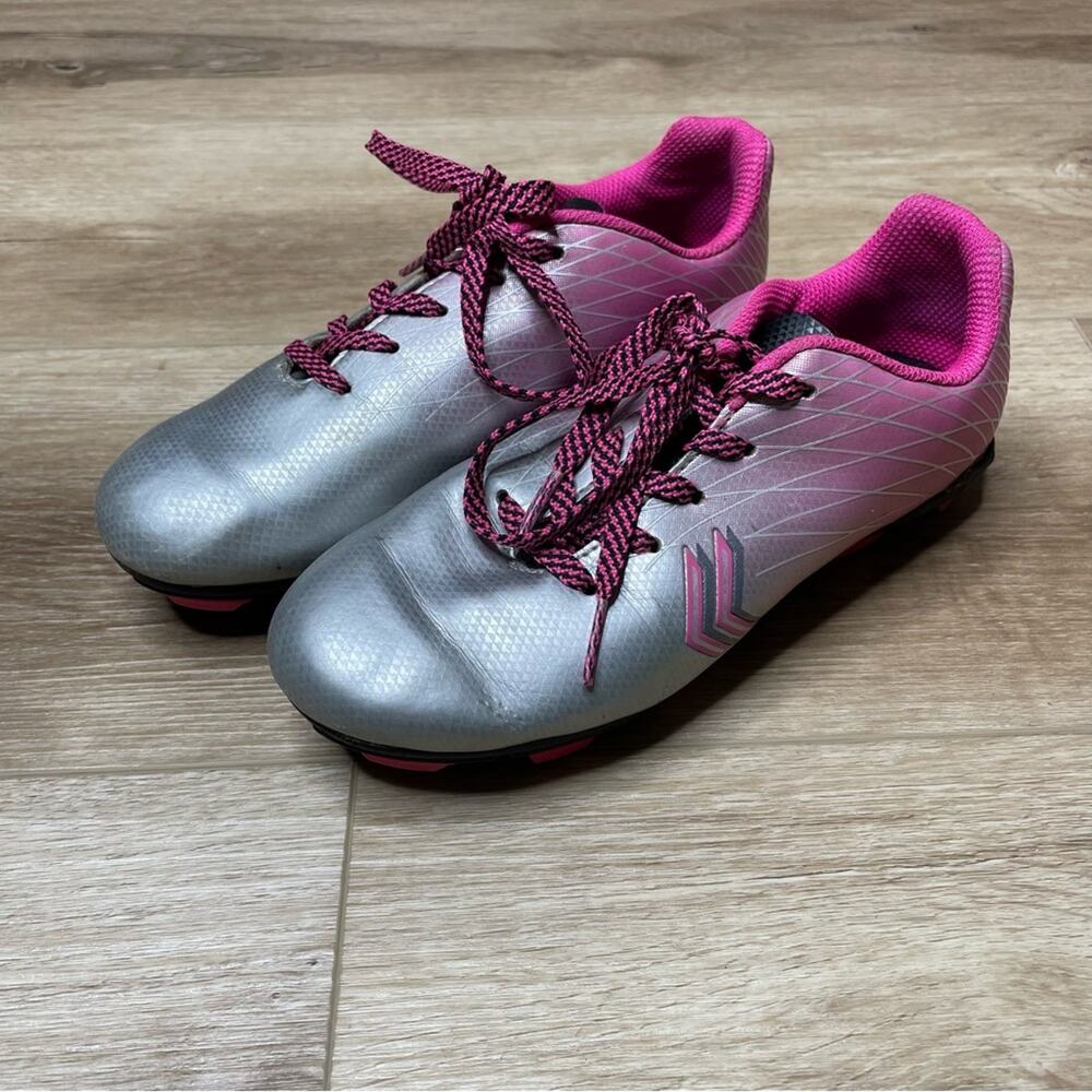 DSG Kid’s Pink/Silver Ombre Round Toe Low Top Lace Up Soccer Cleats sz 1.5